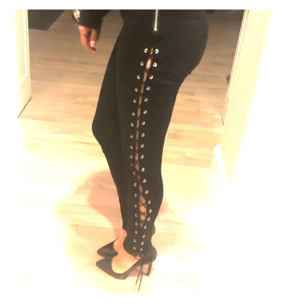 NEW pants w/ sexy stitching down the side